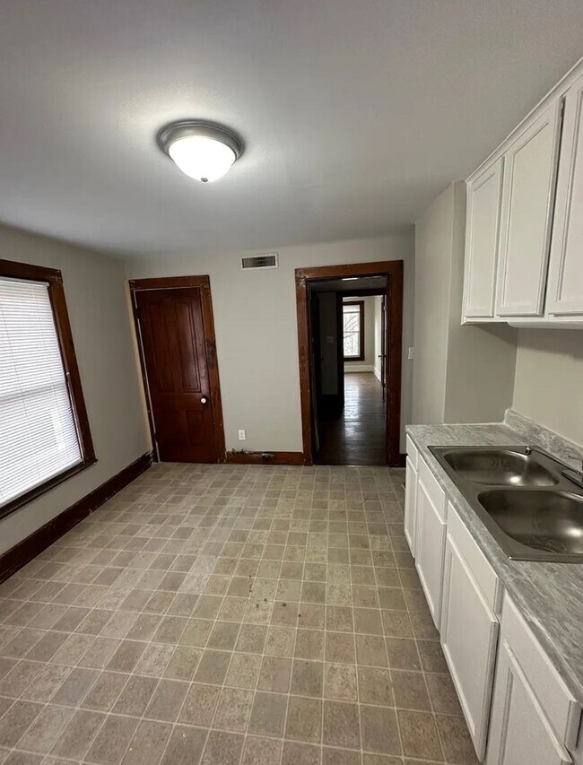 Foto del edificio - 605 N Detroit St