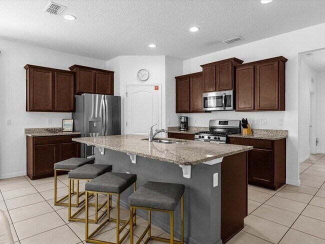 Building Photo - 5264 Oakbourne Ave