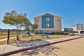 Building Photo - 21155 Gosling Rd