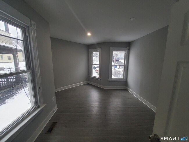 Foto del edificio - 11 Ridgewood St