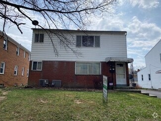 Building Photo - 1726-1726 Tanglewood Dr