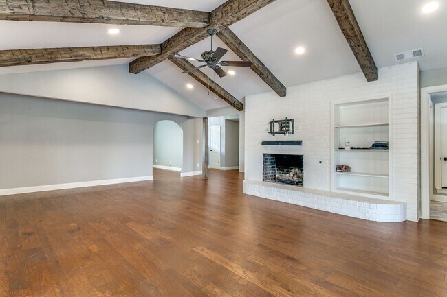 Foto del edificio - 4 bedroom with pool in Colleyville