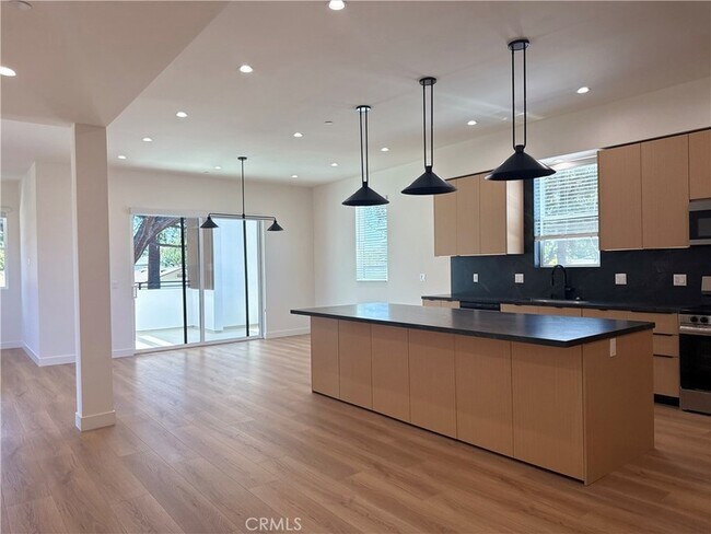 Foto del edificio - 4121 Lafayette Pl