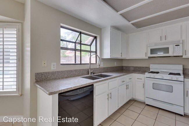 Building Photo - 3 br, 2.5 bath House - 700 Kelso Way