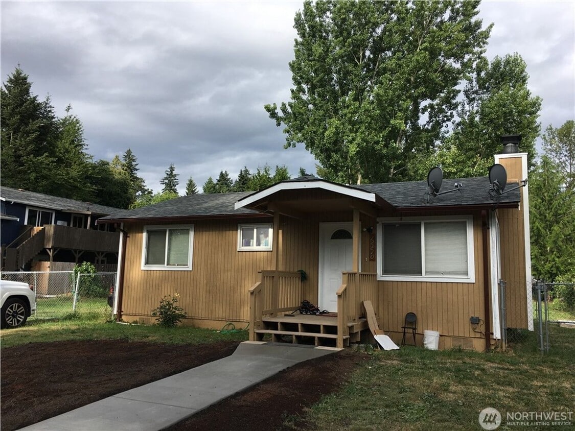 Foto del edificio - CLICK "REQUEST A TOUR" NOW!