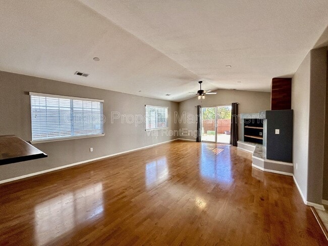 Photo - 479 Hayloft Way