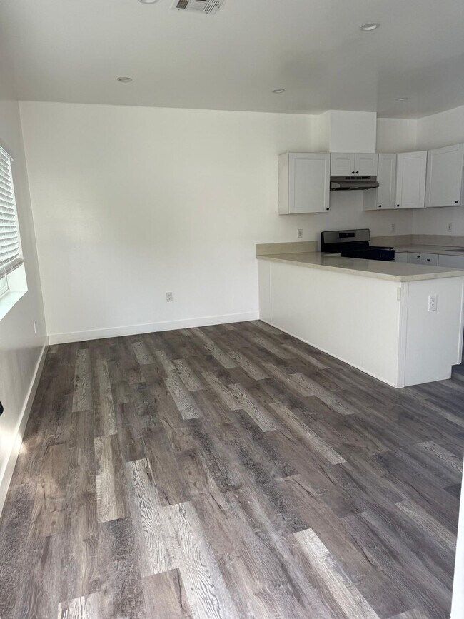 Foto del edificio - 1122 E 27th St