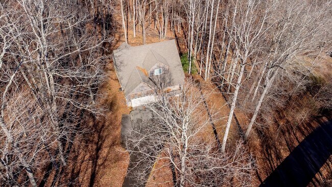 Foto del edificio - 211 Spicewood Dr