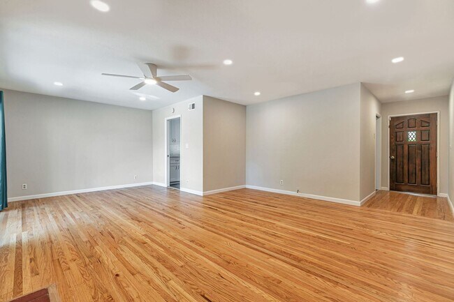 Foto del edificio - Beautiful 3-Bedroom 2-Bathroom San Jose Home