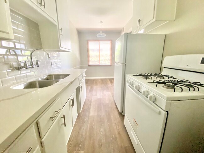 Foto del edificio - 313 N Genesee Ave