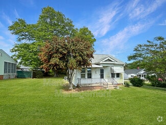 Building Photo - 5 E Belvue Rd