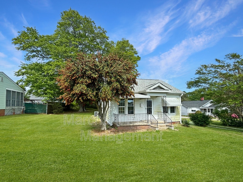 Photo - 5 E. Belvue Road