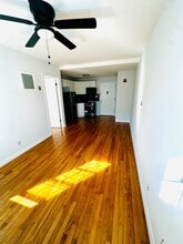 Building Photo - 890 W Beech St