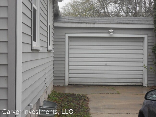 Building Photo - 4 br, 1 bath House - 1112 Lyndon Street