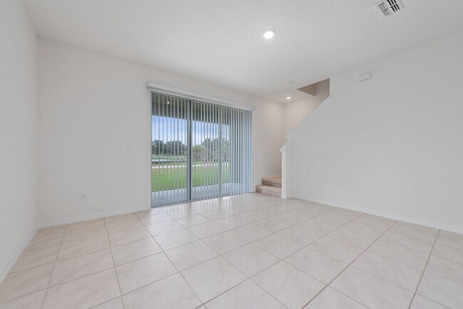 Foto del edificio - 1153 Blue Jay Dr