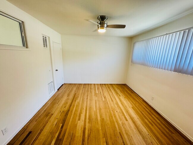 Unidad 9 Dormitorio - 1605 N MARTEL Ave