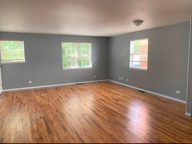 Foto del edificio - 2216 W Adams St