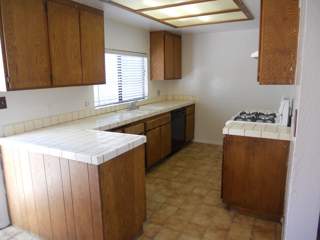Building Photo - 4451 W 161st St
