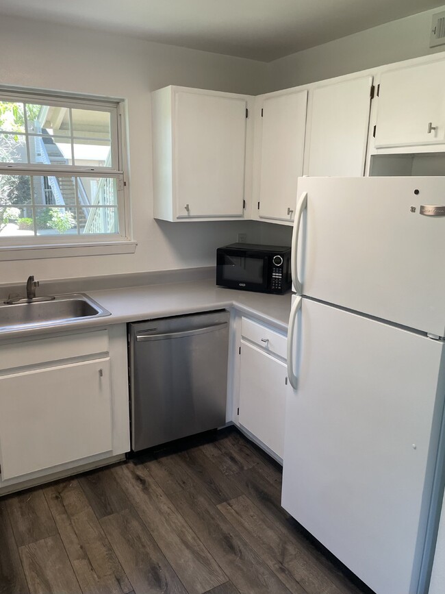 Foto del edificio - Adorable 2bd/2ba in Lakewood!