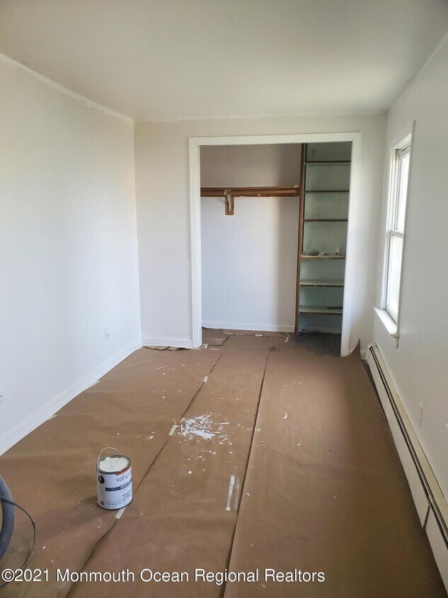 Building Photo - 2 Union Ave