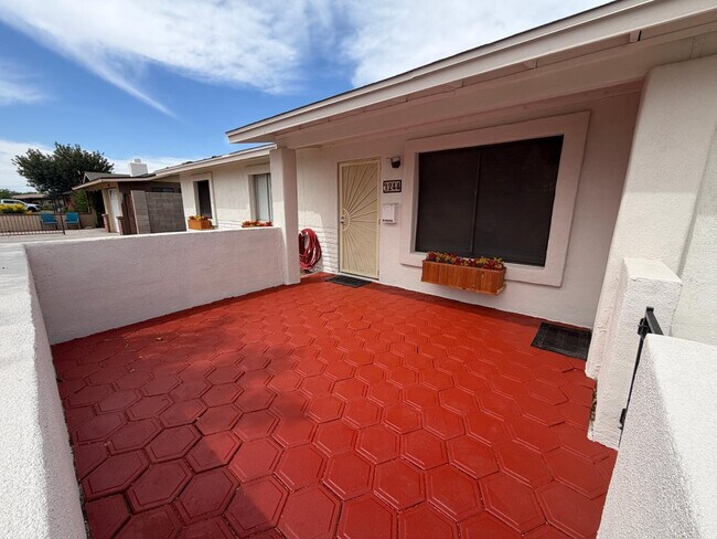 Foto del edificio - 1244 E Susan Ln