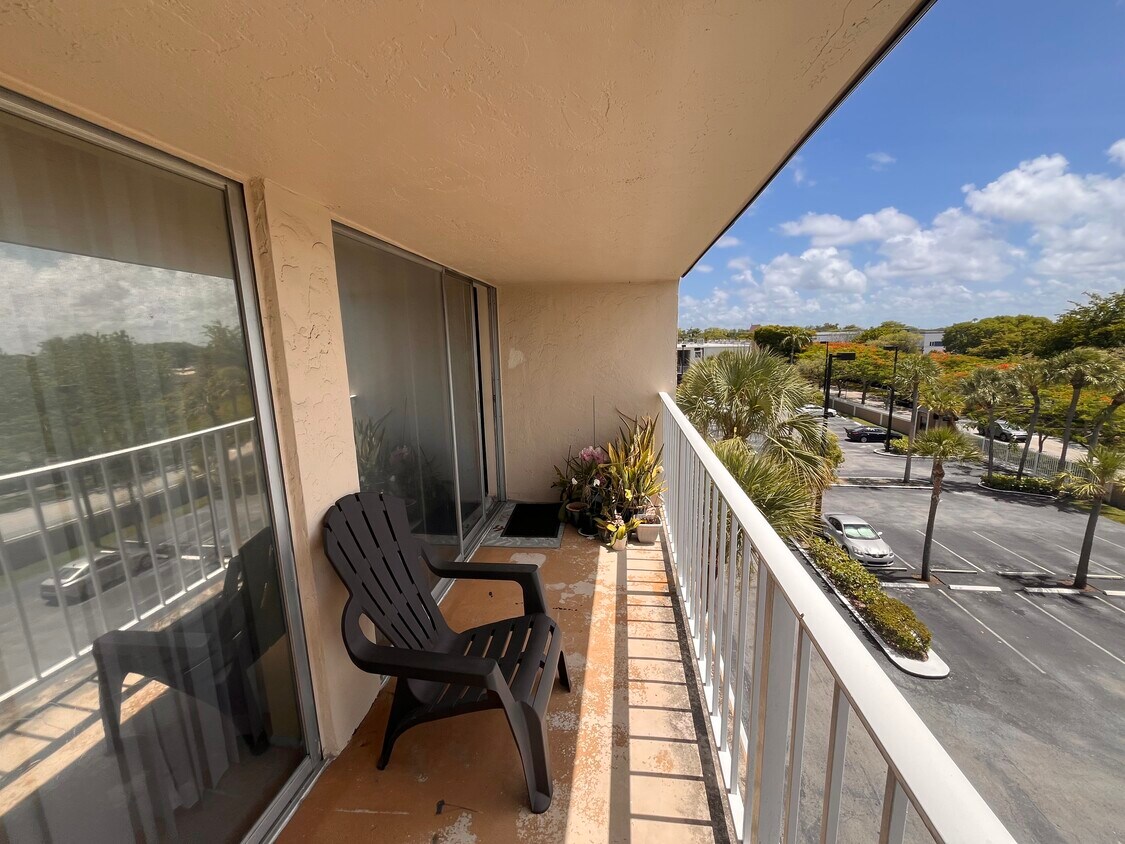 Foto del edificio - 7785 SW 86th St