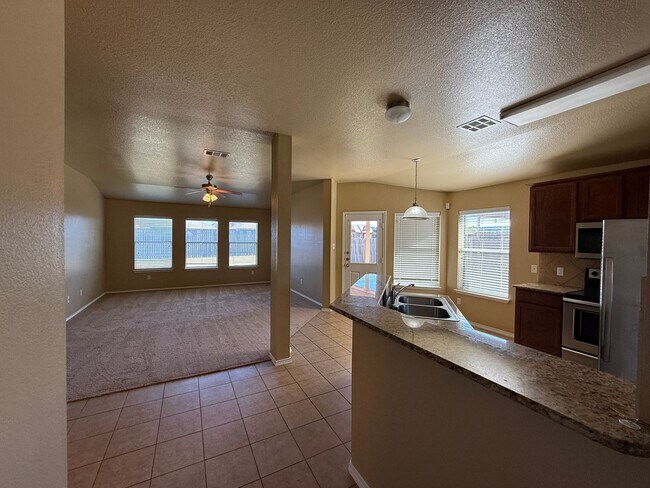 Building Photo - 2539 Red Fern Dr