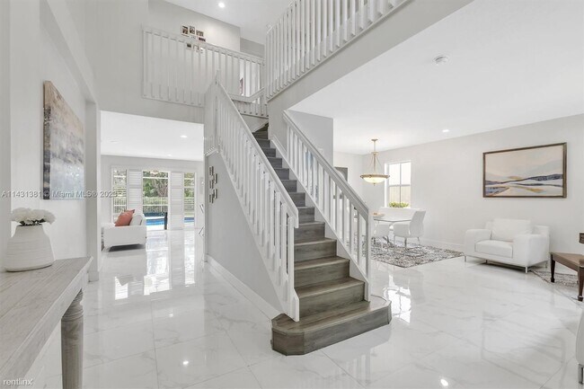 Foto del edificio - 4 br, 3 bath House - 4059 Pinewood Ln