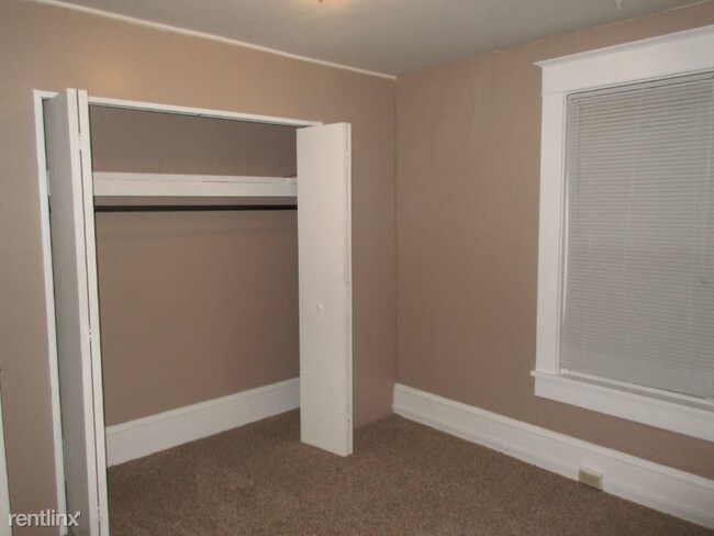 Building Photo - 3 br, 1 bath House - 156 RIVER ROAD