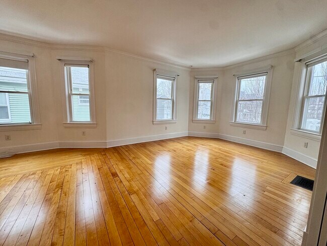 Building Photo - 39-41-41 Rich St