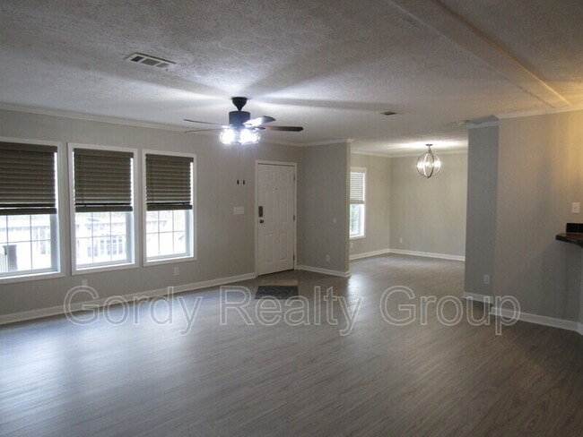 Foto del edificio - 5493 Willis Rd