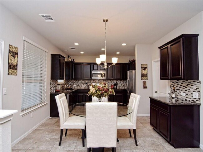 Foto del edificio - 112 Cypress Bend Ct