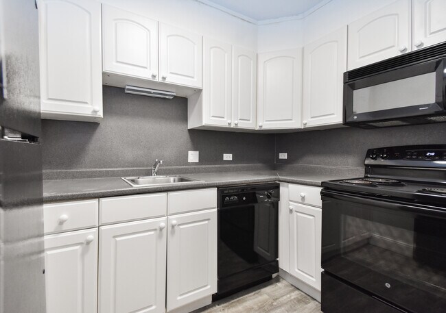 Building Photo - 1525 Beacon St