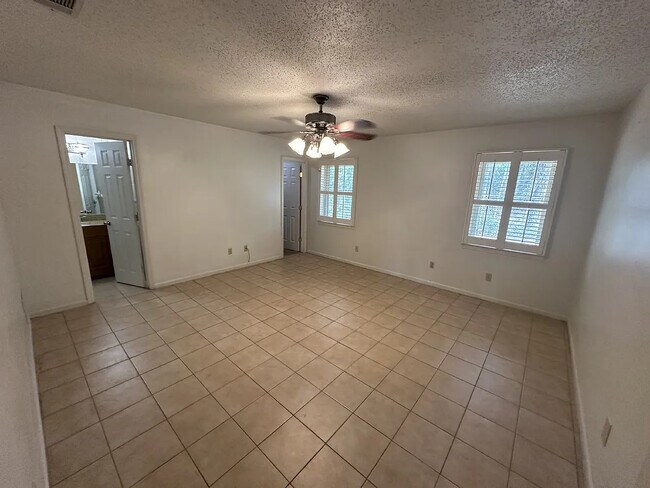 Building Photo - 748 Timber Ridge Trail