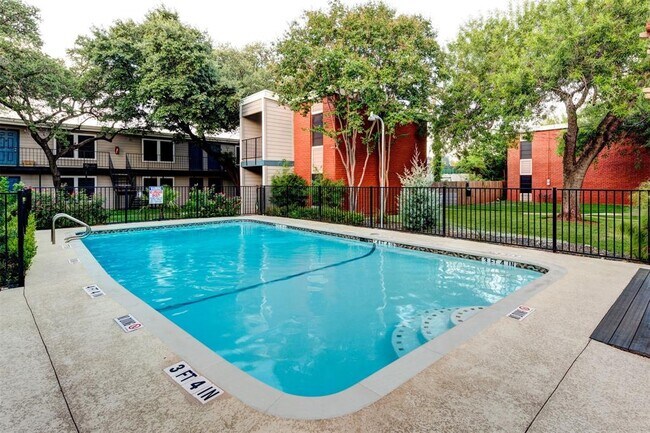 Building Photo - 5426 Menchaca Rd
