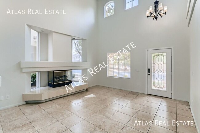 Foto del edificio - Stunning 2 Story 3 Bed/3 Bath Home in Las ...