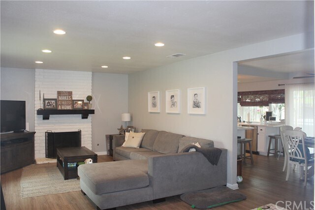 Building Photo - 548 Woods Dr