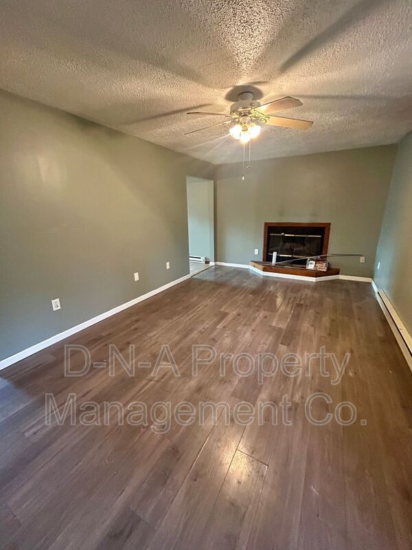 Foto del edificio - 5081 Pine Ridge Rd N