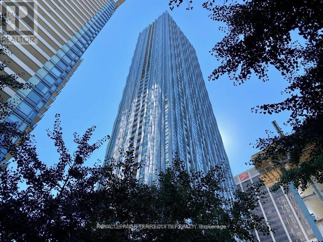 Photo principale - 1-801 Yorkville Ave