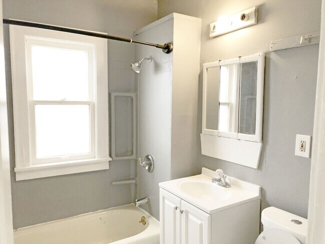 Foto del edificio - 3584 E 151st St