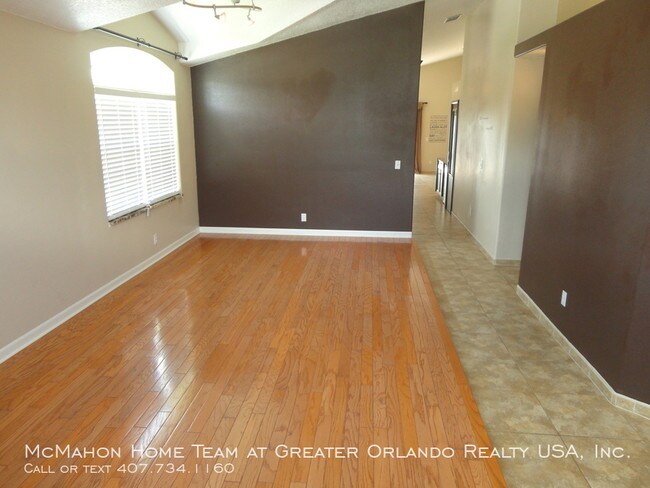 Foto del edificio - 2458 River Ridge Dr