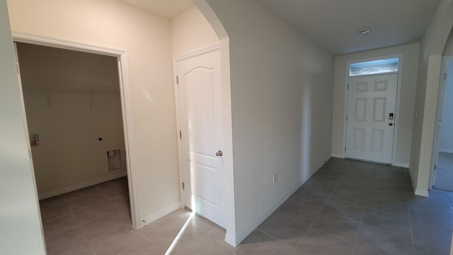 Building Photo - 3/2/2 Home in Riverbend, Sanford!