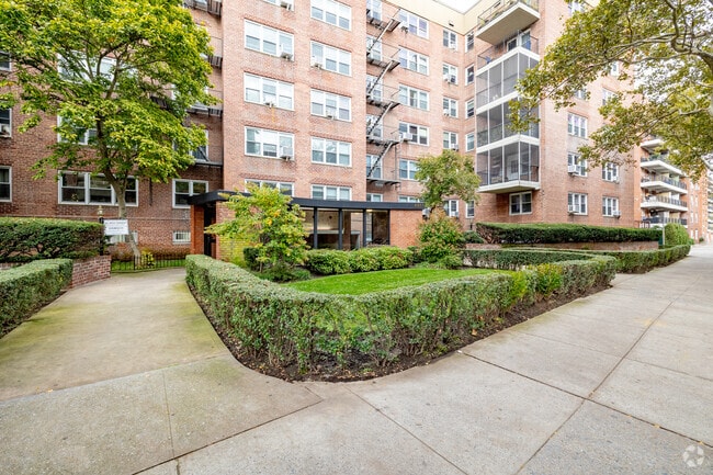 Building Photo - 9231 57th Ave