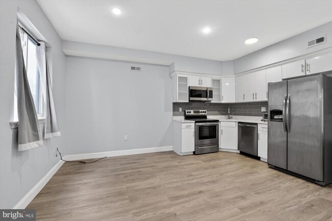 Building Photo - 523 N 11th St