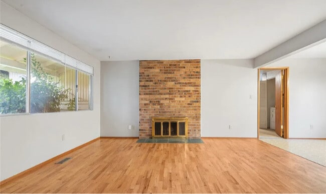 Building Photo - 12116 SE 71st St