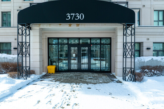 Building Photo - 3720 Saint-Elzéar W