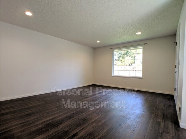 Foto del edificio - 2212 H St