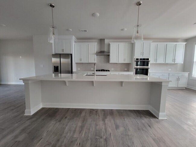 Foto del edificio - Beautiful Townhome with 3 bedrooms, three ...