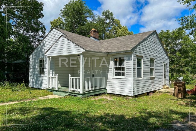 Building Photo - **No Deposit!!** Beautiful and Cozy 2 Bedr...