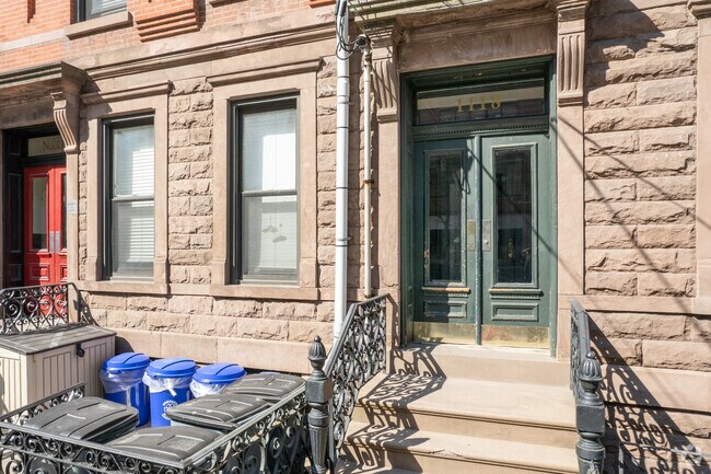 Entrance - 1118 Hudson St